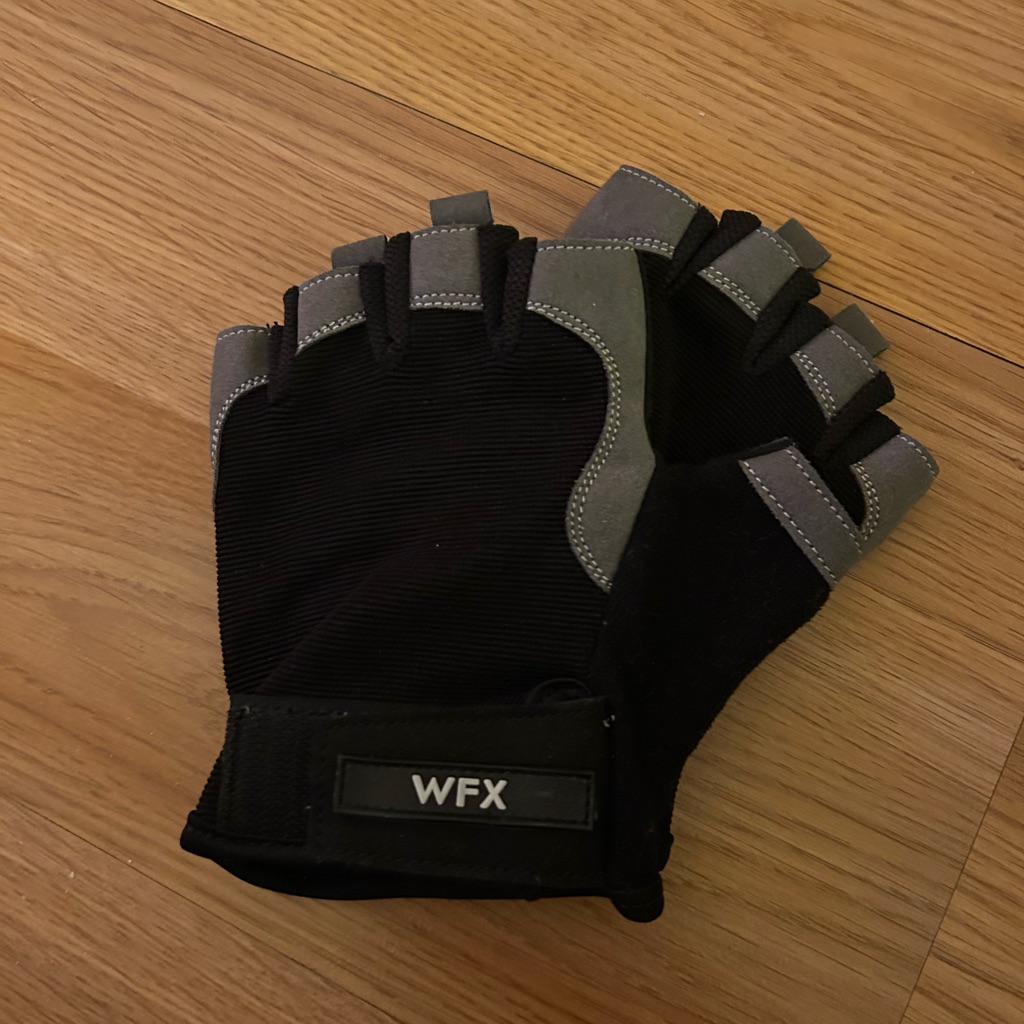 Black And Gray Fingerless Workout Gloves With Padded Palm